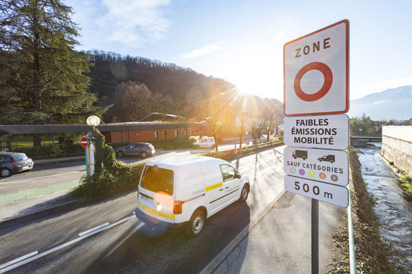 Assouplissement des ZFE : plus que cinq territoires concernés, les autres agglomérations qualifiées de « Territoires de vigilance »