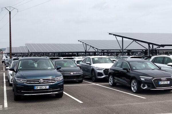 Parc de stockage de Volkswagen à Villers-Cotterêts
