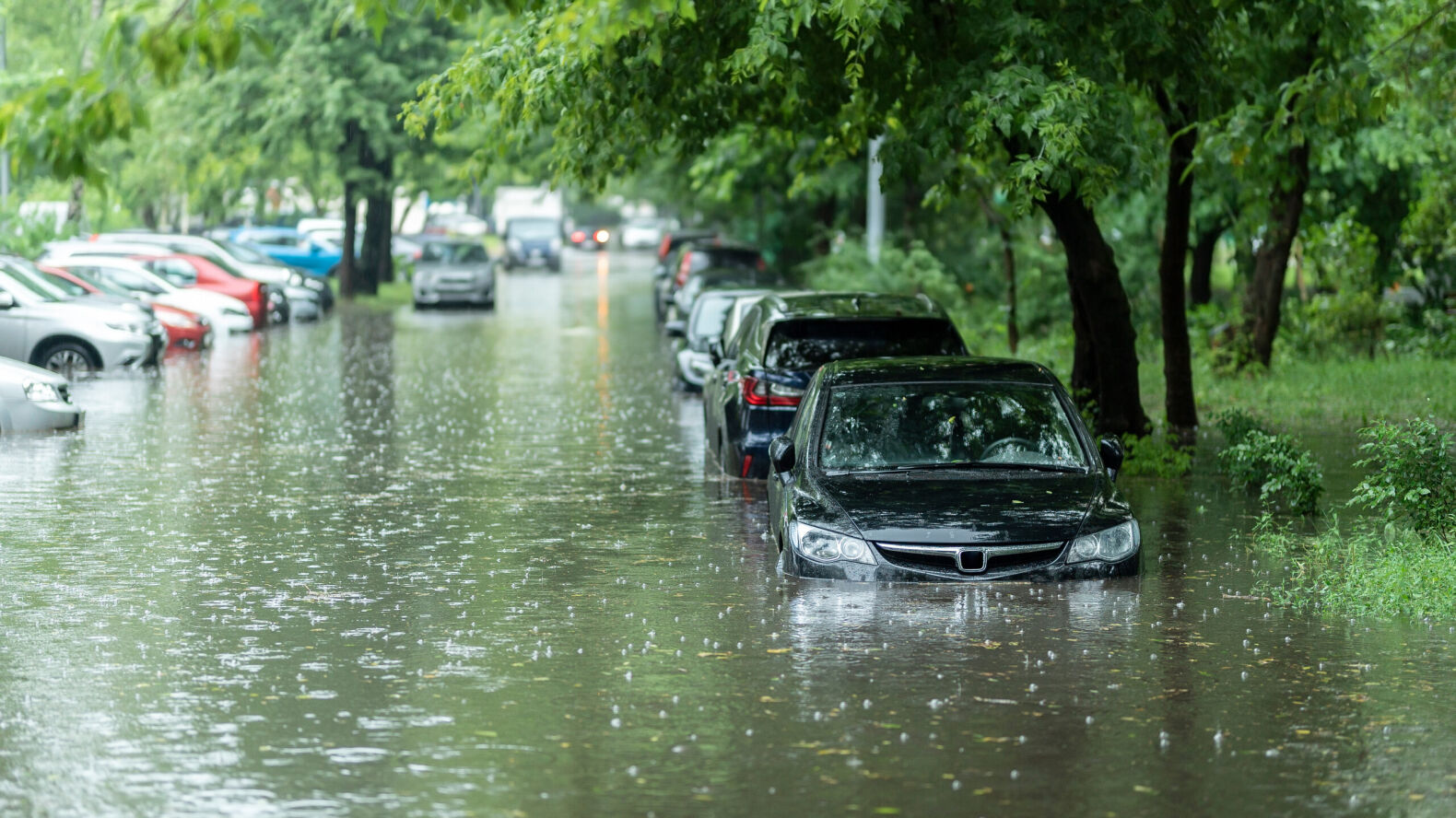 voitures sous l'eau suite aux inondations