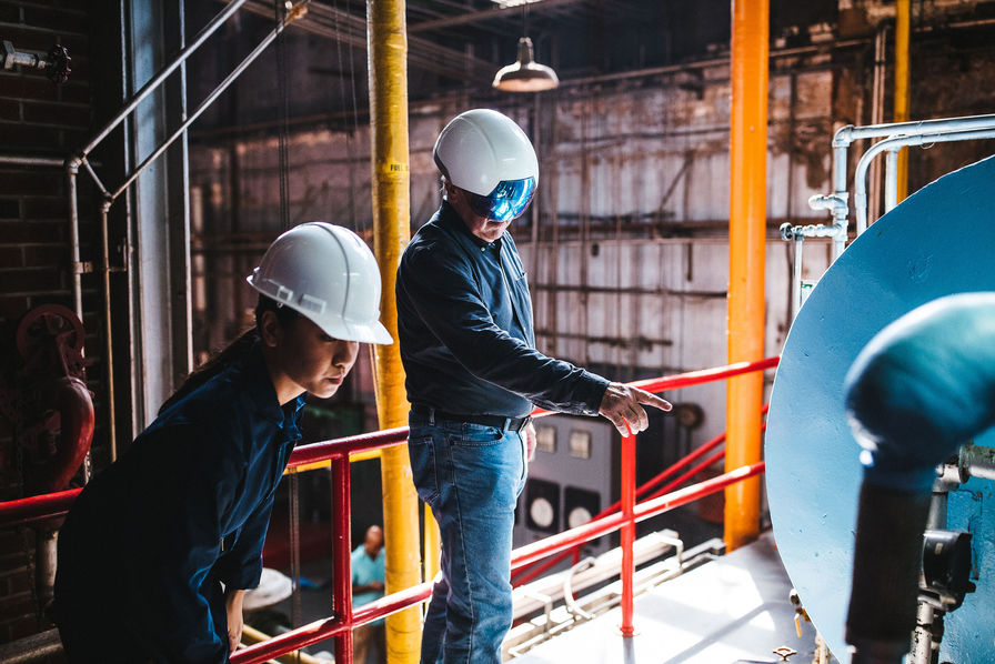 Recrutement : décarboner l’industrie pour résoudre la pénurie de talents ?