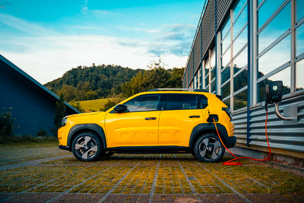 Renault, Fiat et Citroën lancent la bataille des voitures électriques à 20 000 euros