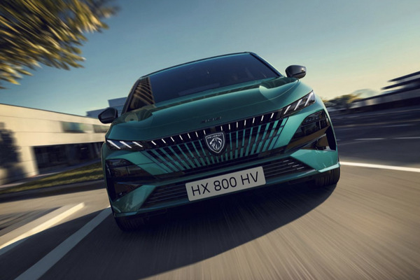 Automobile – Les hybrides dépassent les 50% du marché auto français et Peugeot est le numéro un